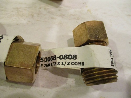 Pack of 5- 1/2 in NPT x 1/2 in Compression BRASS fitting Lead Free - Picture 2 of 2