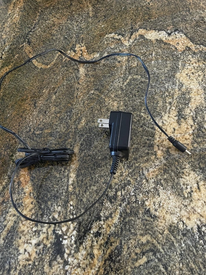 Rocketfish RF-G1182 HDMI Splitter - Replacement AC/DC 5V 1000mA Adapter - Image 2 of 4