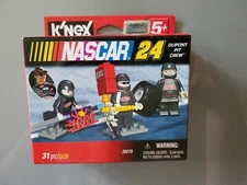 New K'Nex Nascar 24 Jeff Gordon Pit Crew 36078 31 Pieces