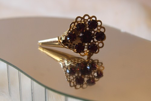 Vtg Purple Amethyst Rhinestone Flower Bouquet Brooch Pin Gold Tone Filigree - Picture 4 of 10