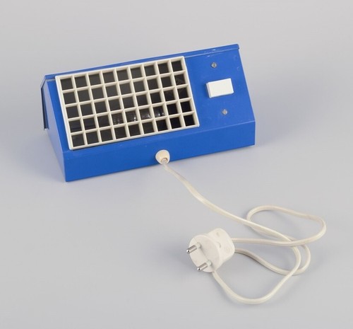 Hans-Agne Jakobsson for Elidus, Sweden. Bedside lamp in blue-lacquered metal. - Picture 4 of 8