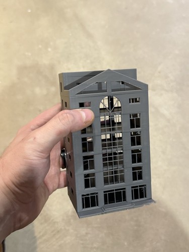 N Scale - City Shopping Hotel Mall Downtown Highrise Skyscraper - 1:160 Gauge - Picture 4 of 6