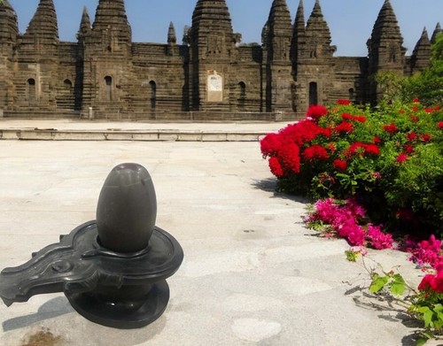 18" Handcrafted Narmada River Shivling with Yoni Base Shiva Temple Pooja Room