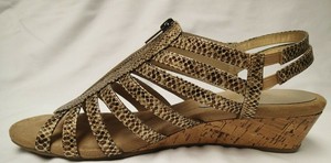 a2 aerosoles yetaway sandals