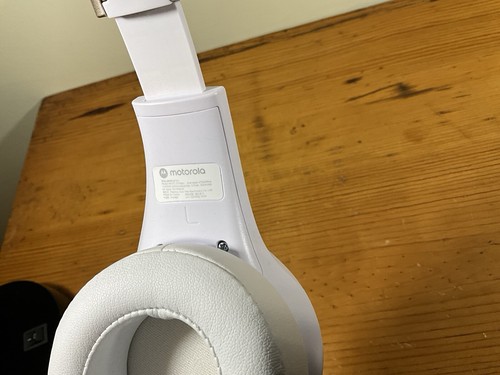 Motorola MOTO XT500+ White Wireless Over-Ear Headphones + Noise Isolation DAMAGE - Picture 9 of 15