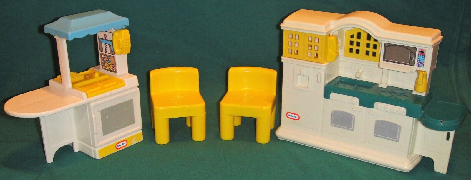 LITTLE TIKES DOLLHOUSE KITCHENETTES AND CHAIRS