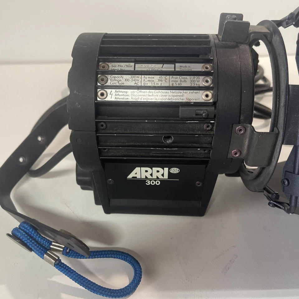 Arri 300W Fresnel with Barndoors - Image 2 of 4
