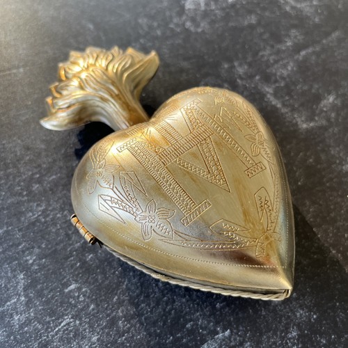 REPRODUCTION 6” INCH EX VOTO SACRED HEART SANTOS (Locket Box) Metal Tin - Picture 17 of 17