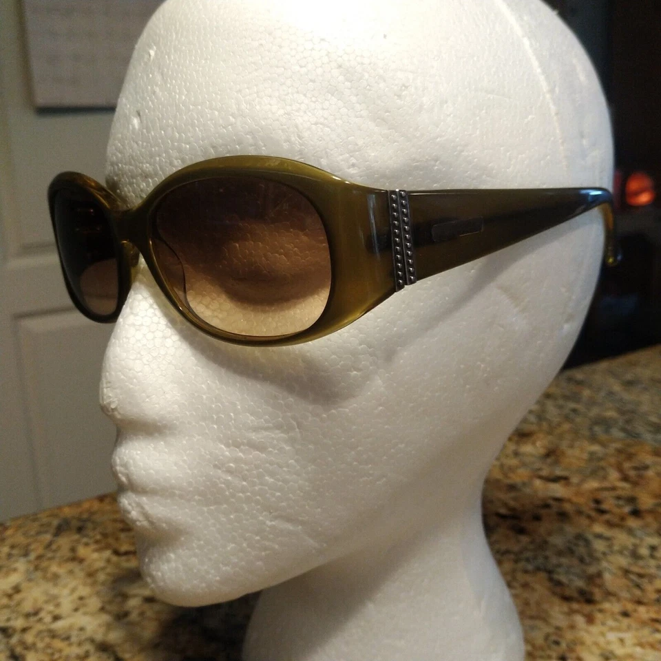 Gafas de sol para mujer Nicole Miller Versailles 57 17 130 verde marrón rectangulares Foto 2 de 4