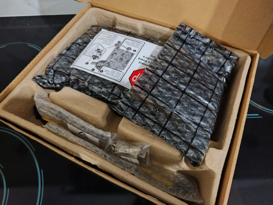 Sapphire ATI Radeon HD 5770 1GB GDDR5 PCI-E Dual DVI-I HDMI DP GPU Graphics Card - Image 4 of 4