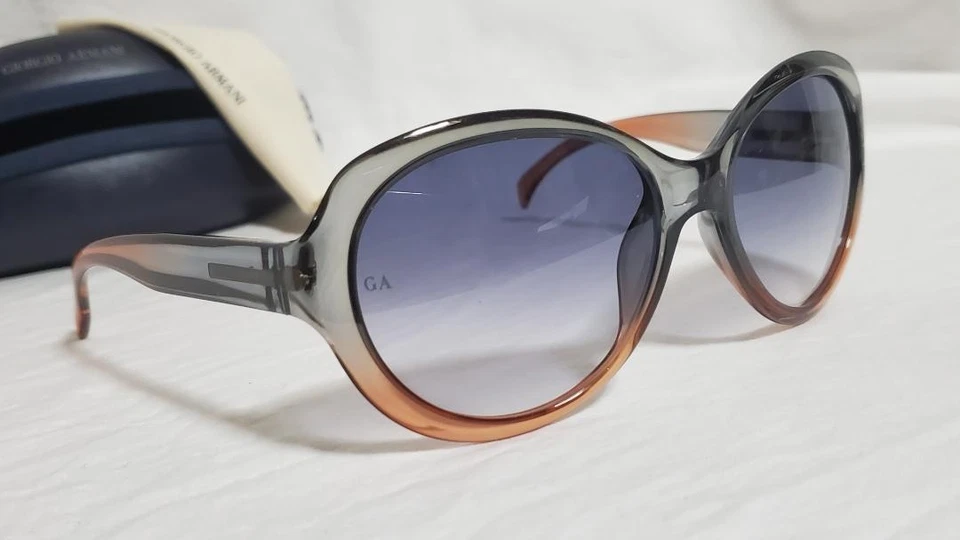 Armani Icon Logo Plate Glamorous Gradient Attached Fashion Accessories e851 Foto 2 de 4