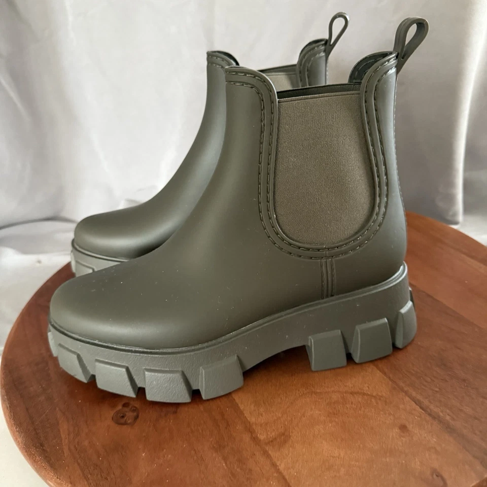 Botas de chuva Jeffrey Campbell CLOUDY Chelsea plataforma sola verde oliva W 8 - Imagem 2 de 4