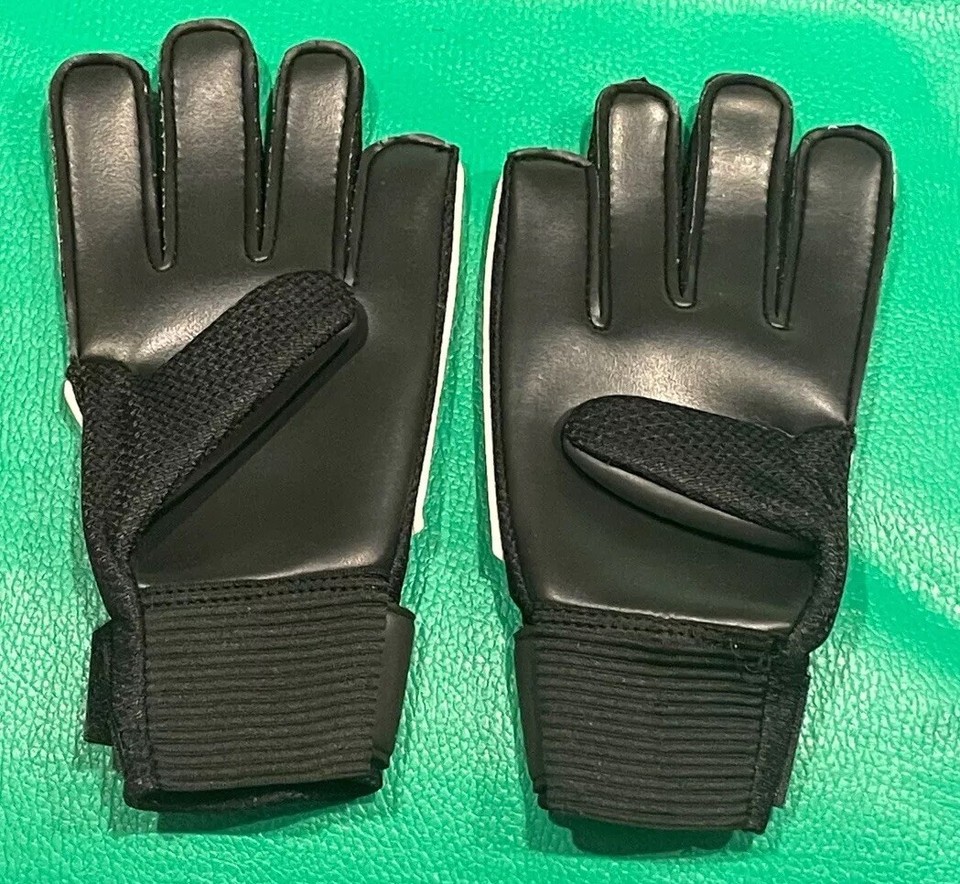 NEW Nike GK Match Youth Goalie Gloves Size 6 Goalkeeper Latex Grip