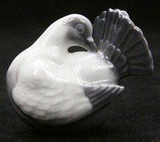 Vintage Royal Copenhagen Fantail Pigeon Dove # 4787 Porcelain Figurine Denmark