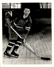 PF5 Original Photo JIM SIMPSON CLASSIC HOCKEY ATHLETE IN TEAM UNIFORM ON ICE