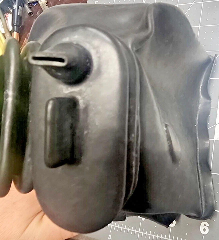 BOTA GOMA CONTROL TRANSMISIÓN 5583642 HUMMER 12338458-1 HMMWV M998 [D1S2] Foto 2 de 4