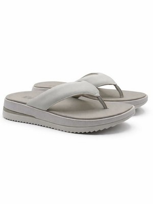 FitFlop Surf Leather Women s White Platform Flip Flop Sandals Cushioned Comfort