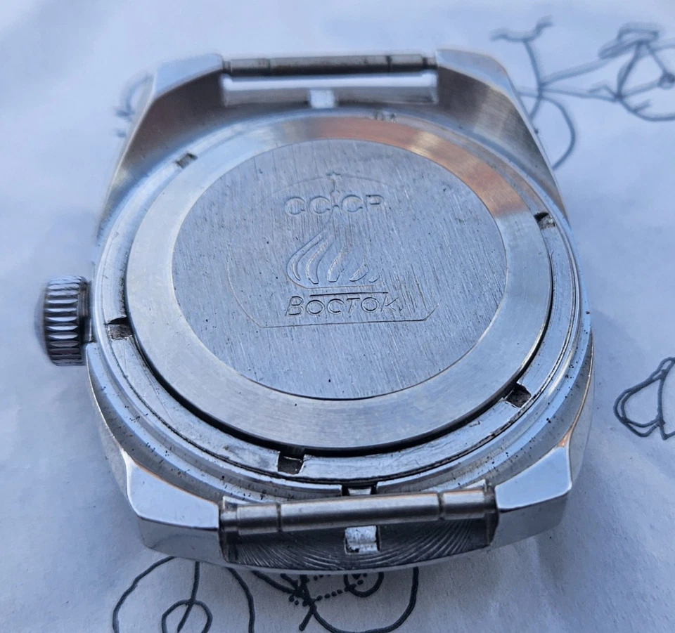 Vostok Komandirskie BLUE DIAL Made In USSR BARREL CASE Military Wristwatch - Image 3 of 4