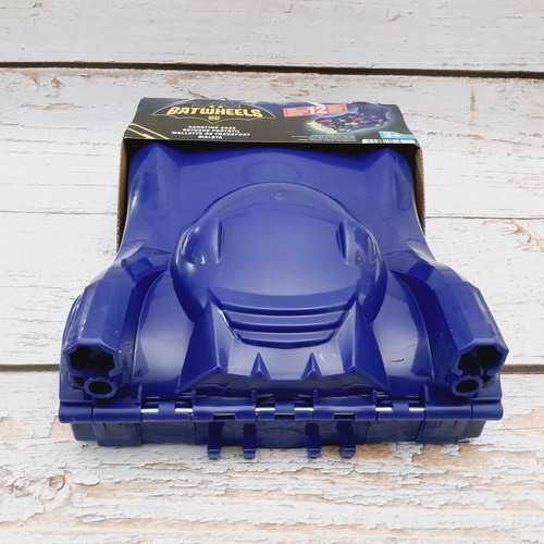 Fisher-Price DC Batwheels Bat The Batmobile Carrying Case & 1:55 Diecast Car - Picture 6 of 14