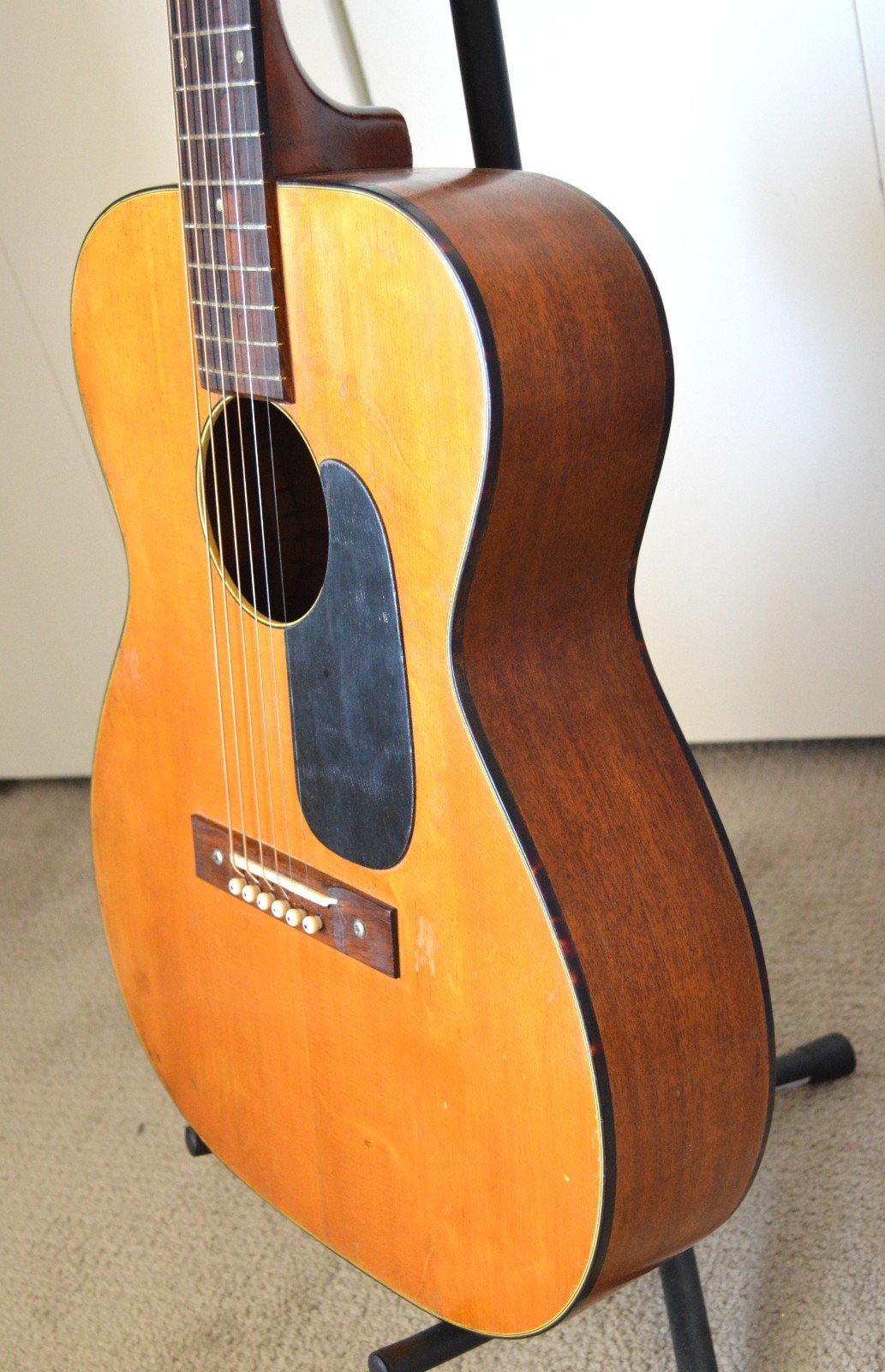 VINTAGE HARMONY H162 acoustic guitar