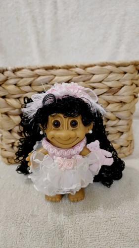 OOAK Troll Doll BALLERINA, RUSS, PINK, PEARLS, ROSES, OUTFIT, BLACK CURLY HAIR - Picture 7 of 7
