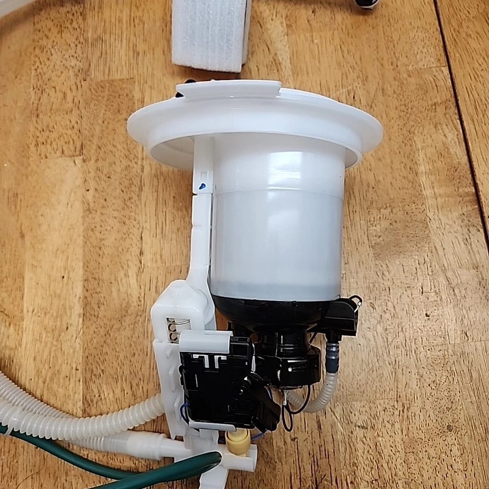 Conjunto de bomba de combustible y transmisor para Mercedes Benz E350 C300 GLK350 2010-2016 Foto 3 de 4