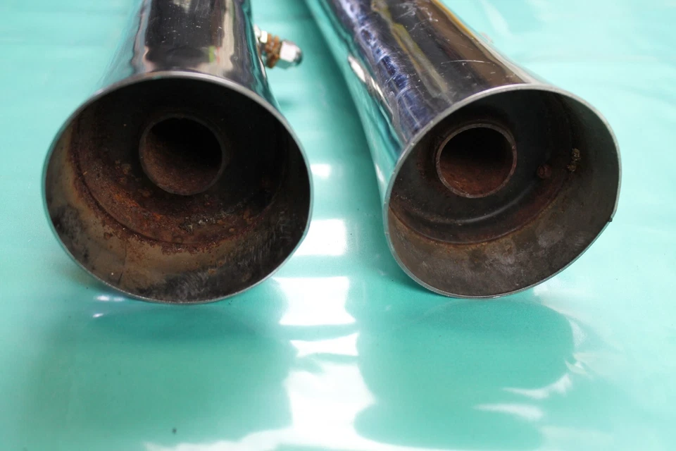 Honda CB175 1973 Super Sport cabezal y silenciadores escape Foto 3 de 4