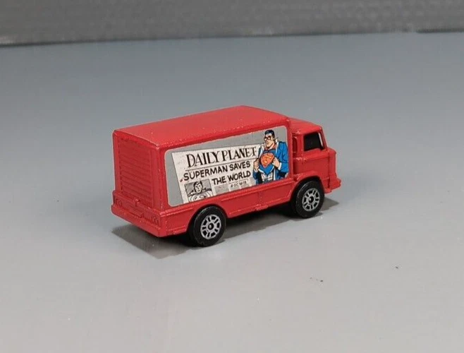 Camión de reparto Corgi Juniors Superman Leyland Terrier Daily Planet de colección Foto 3 de 4