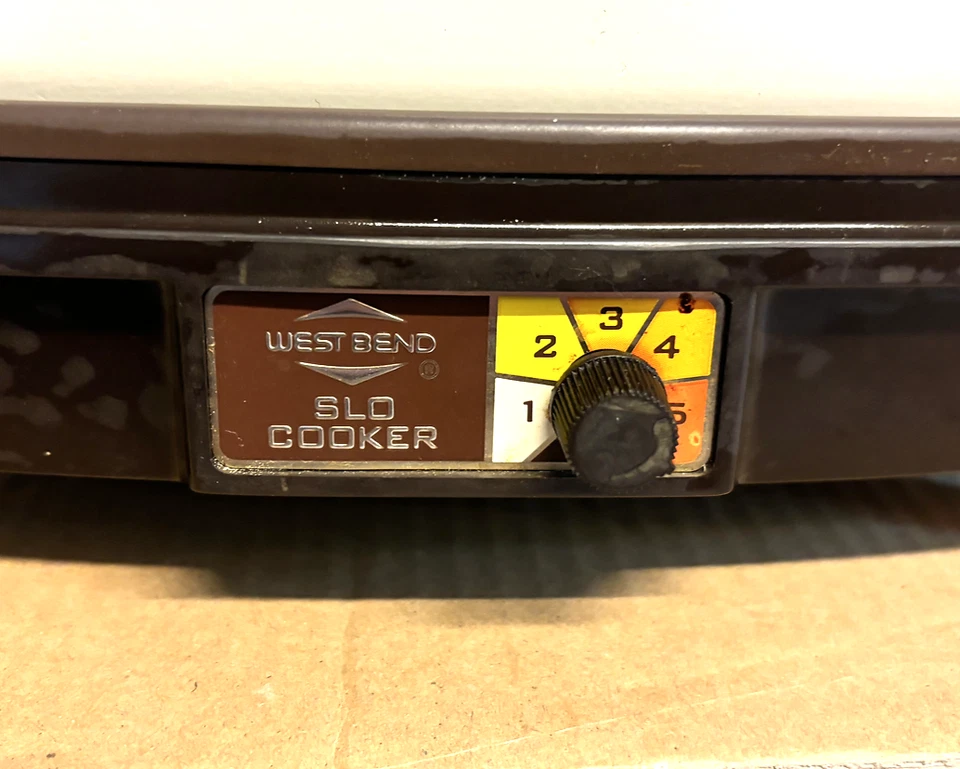 Westbend Vintage 4qt Slow Cooker Griddle Beige w Amber Lid Tested Works Great - Image 3 of 4