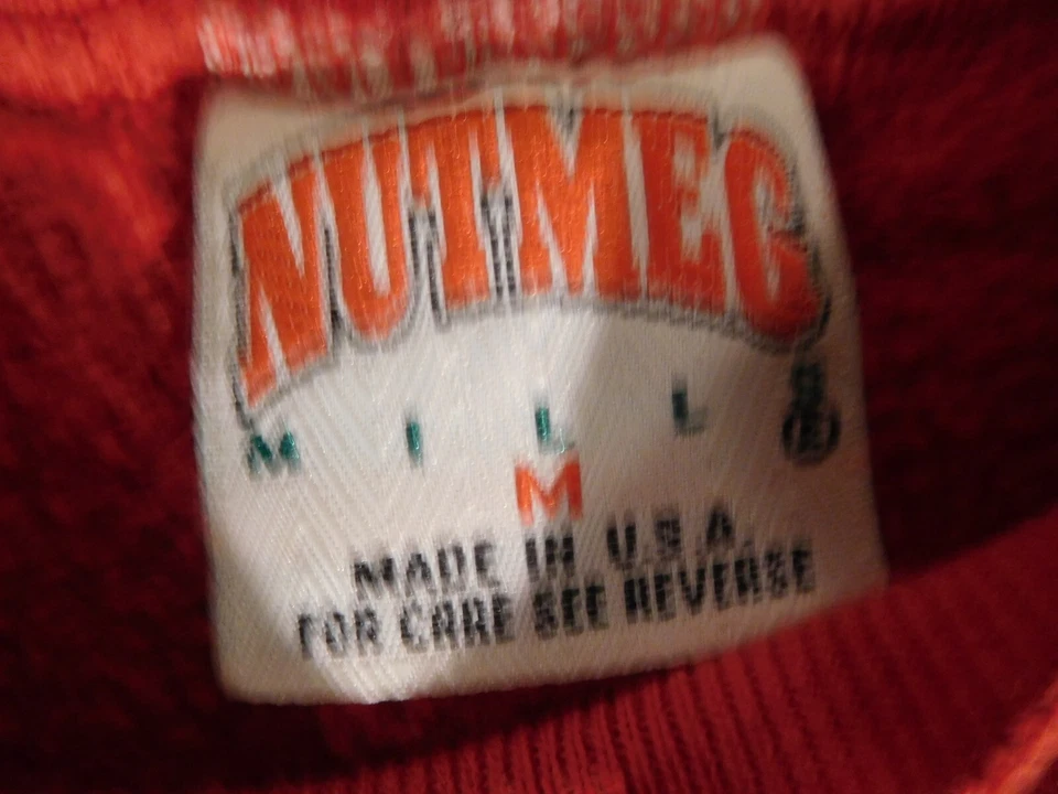 Awesome Vintage Chicago Bulls Nutmeg Brand Red Medium Sweatshirt - Image 4 of 4