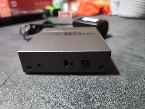 Netgear GS105Ev2 5-Port Gigabit Ethernet Smart Managed Plus Switch...open, used - Photo 4/5
