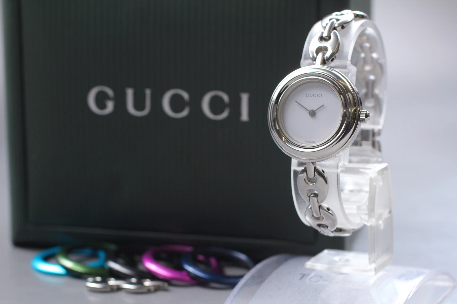 [Presque comme neuf] Montre femme Gucci 11/12,2 L lunette à changement 6 couleurs argent quartz JAPON