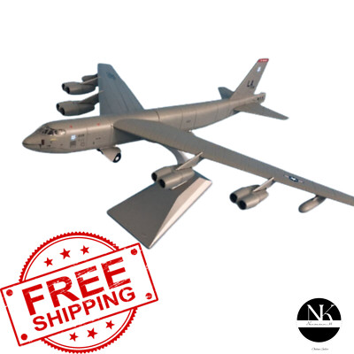 Busyfly B-52 Bomber Diecast Model - 1:200 Scale Military Aircraft Collection Piece