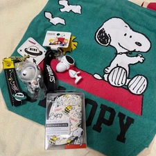 Snoopy Set 4pcs Tangle Teezer Hairbrush Keychain Cute Design Unused