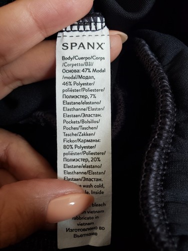 Toller schwarzer kurzärmliger Jumpsuit mit weitem Bein und Taschen von Spanx!! Größe XL Tall!! - Bild 9 von 9