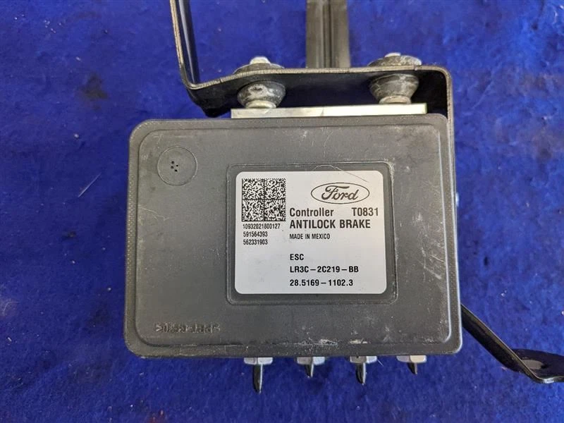 2020-2022 Ford Mustang GT500 Shelby ABS Anti-Lock Brake Module System Pump - Image 2 of 4