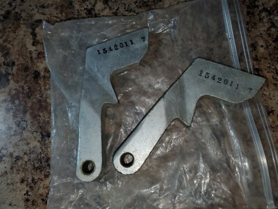 QTY: 1 NOS Cessna 337 Skymaster Nose Gear Positive Centering Lock Assy 1542011-7