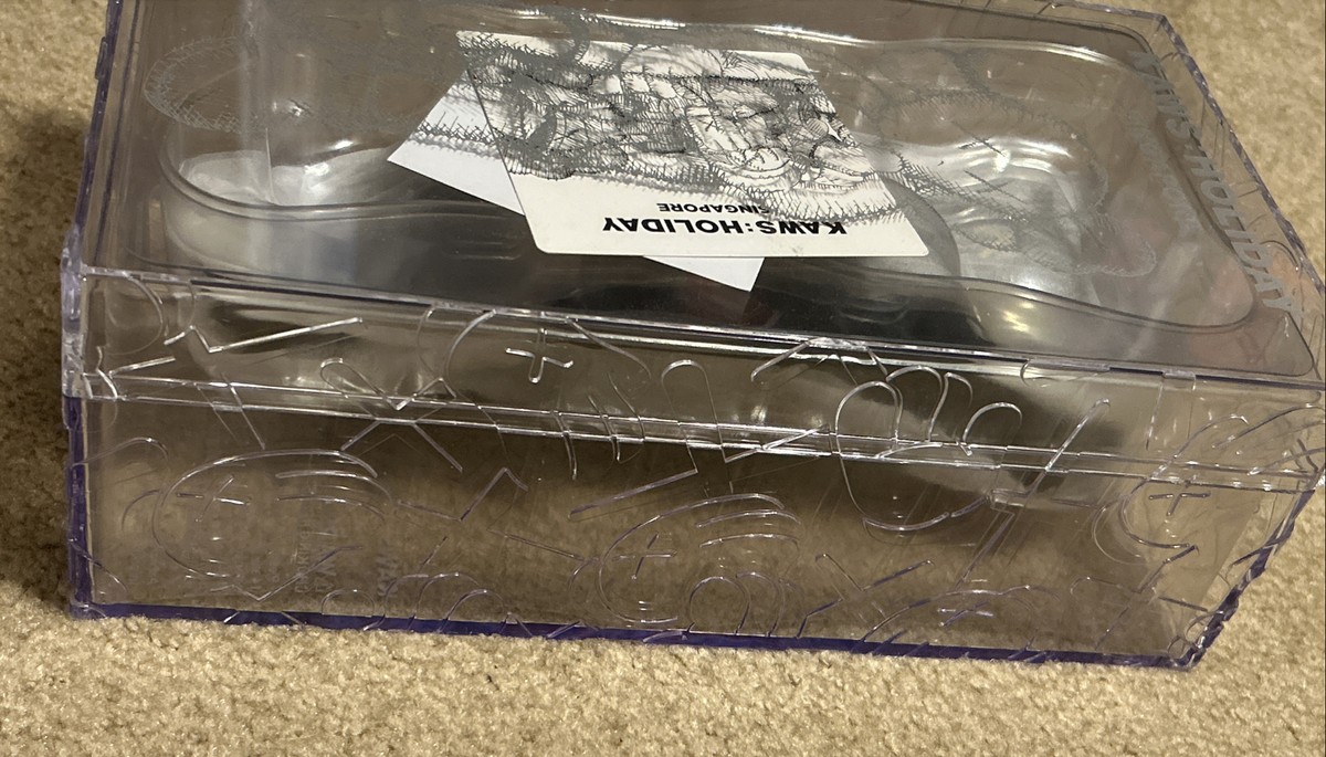 Kaws Holiday Singapore Vinyl Figure Black 2021 With Original Box