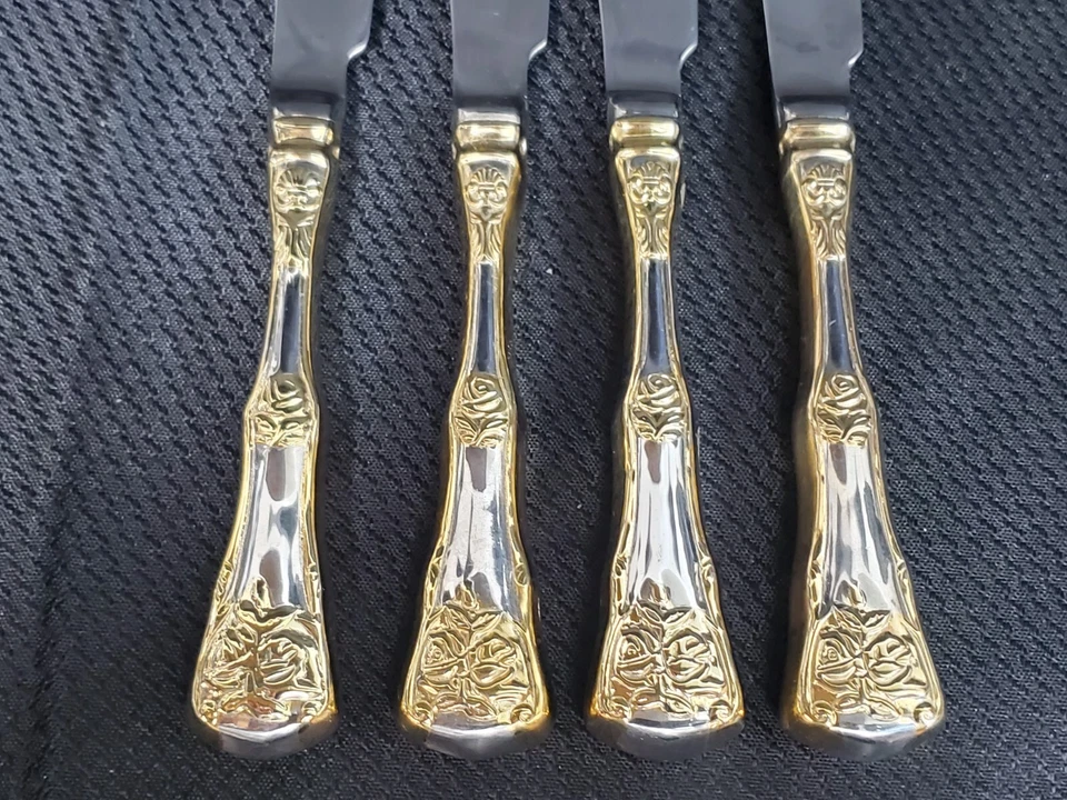 Cuchillos de cena Royal Albert Old Country Roses de acero inoxidable con detalles dorados Foto 3 de 4