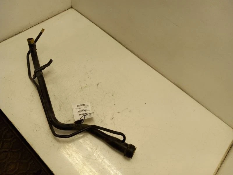 Toyota 4runner SR5 1997 3,4 L 4x4 MT, cuello de llenado de combustible Foto 4 de 4