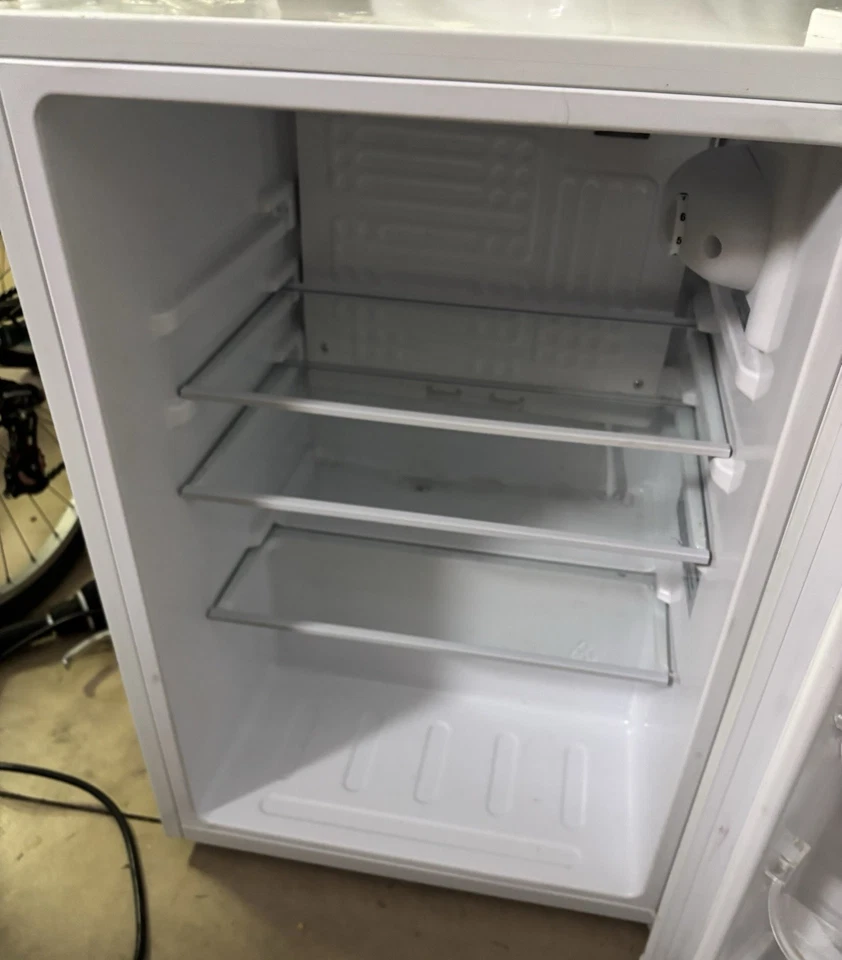 Mini nevera y Euhomy Insignia 2,6 pies cúbicos 1,1 pies cúbicos congelador universitario combo Foto 2 de 4