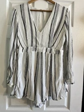 Size Medium Casual Long Sleeve White and Black Striped Romper Beach Coastal