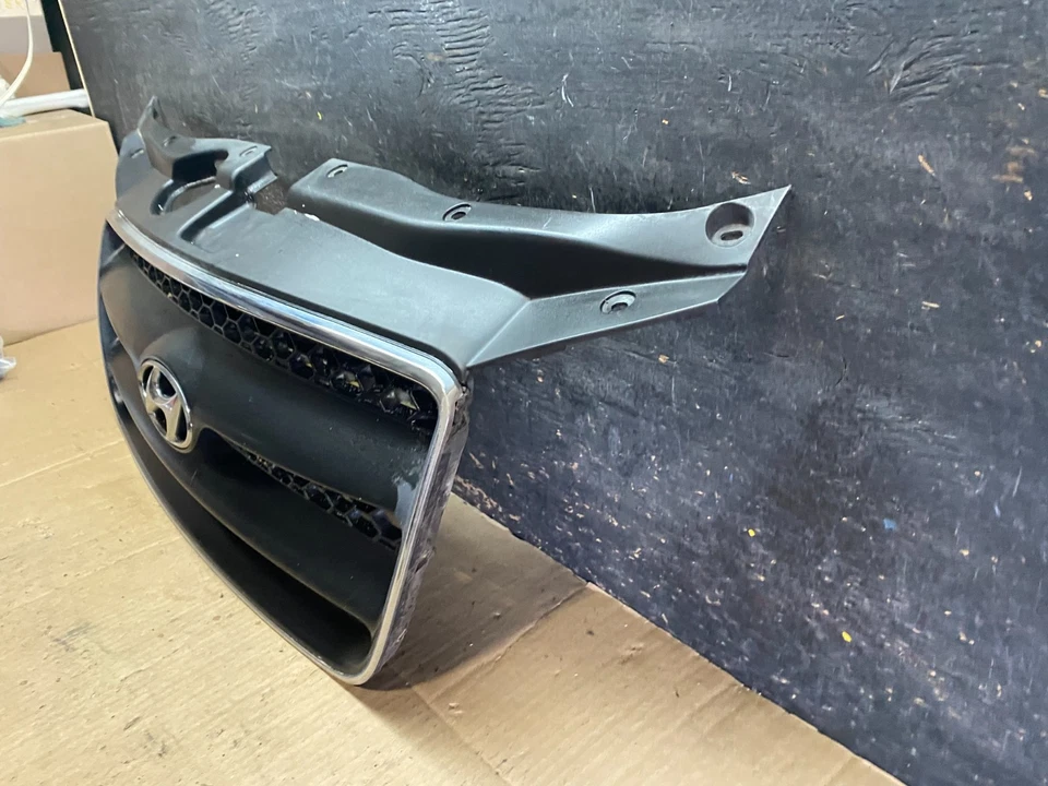 Parrilla superior delantera para Hyundai Santa Fe 2010 a 2012 OEM U6292 DG Foto 2 de 4