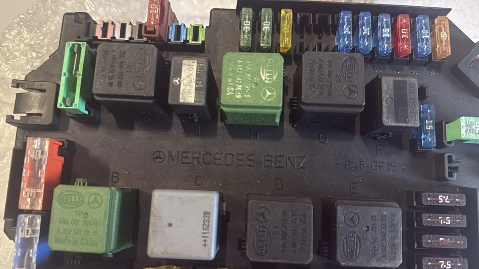 07-10 MERCEDES W216 W221 CL S Class Front Unfer Hood Fuse Box Module - Image 2 of 3