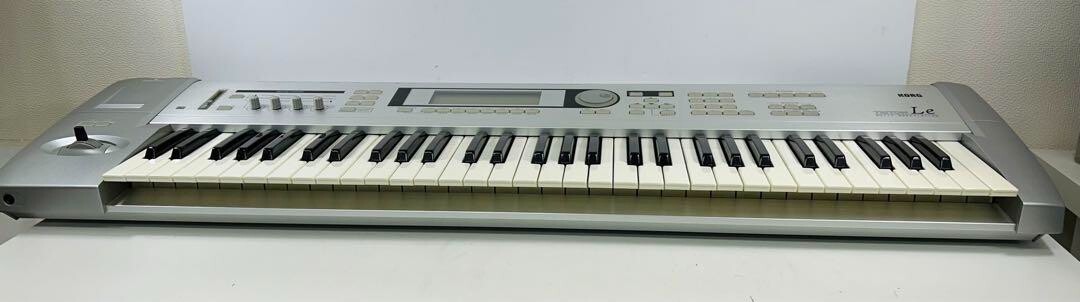Korg Triton Le 61key MUSIC WORKSTATION Synthesizer Keyboard