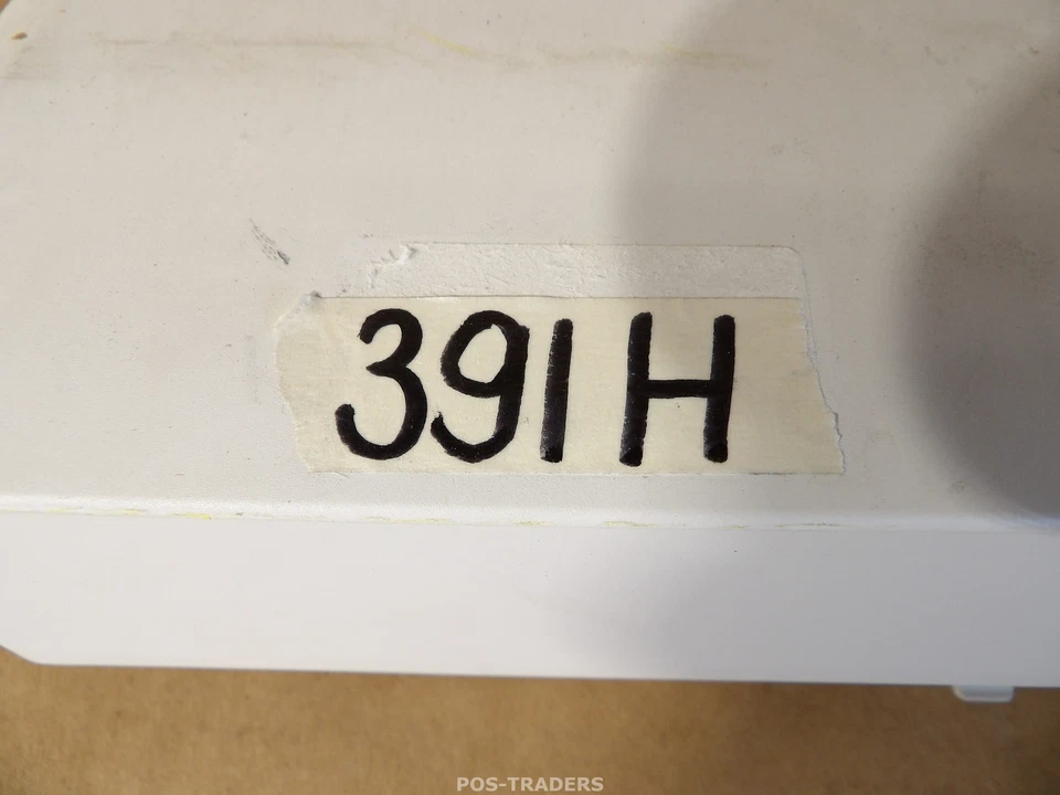 Hitachi CP-EX250 Projector Beamer XGA 3LCD 2700 Lumens - 391 H - EXCL REMOTE - Bild 2 von 4