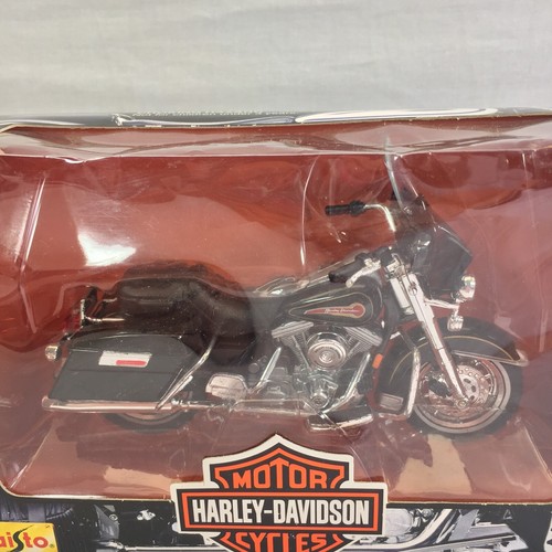 Harley Davidson FXSTS Springer Softail FLHT Electra Glide Motorcycle 1:18 Maisto - Picture 8 of 12