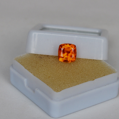 RARE !! SAPHIR ORANGE DE TANZANIE : 4 mm x 3.5 mm