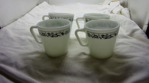 Set of 4 Pyrex Old Town Blue Onion #1410 Coffee Cups Mugs