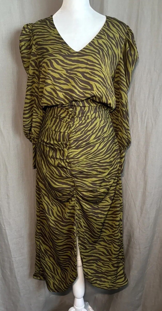Moon River Anthropologie NWT Tiger Animal Stripe Ruched Green Midi Size Xsmall Moon River Anthropologie NWT Tiger Animal Stripe Ruched Green Midi Size Xsmall